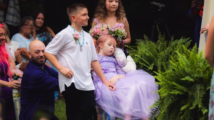 10 year old girl gets married days before dying of cancer