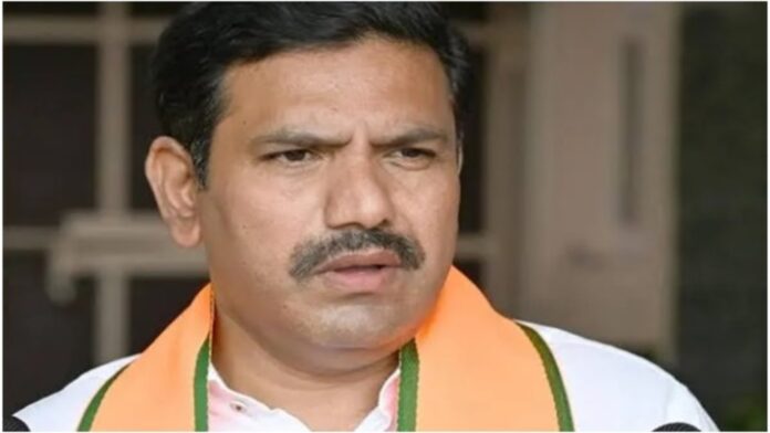 bjp-horatakke-manida-sarkara-park-vidheyaka